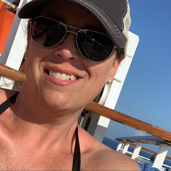 Meet your Posher, Holly - Picture 1 of 1